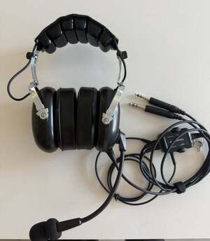 Dynasty Aviation Passive Noise Reduction Pilot Headset with Dual G/A Plugs